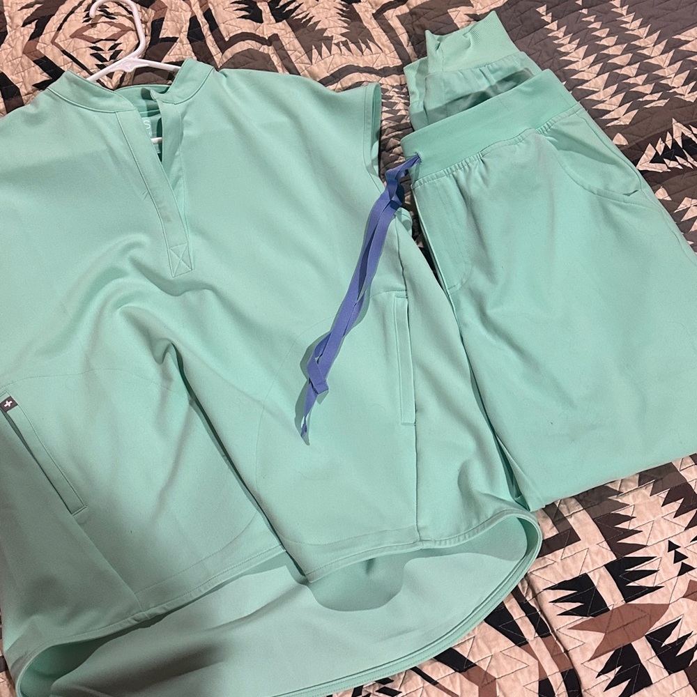 Figs Mariner Set - XS top med bottoms